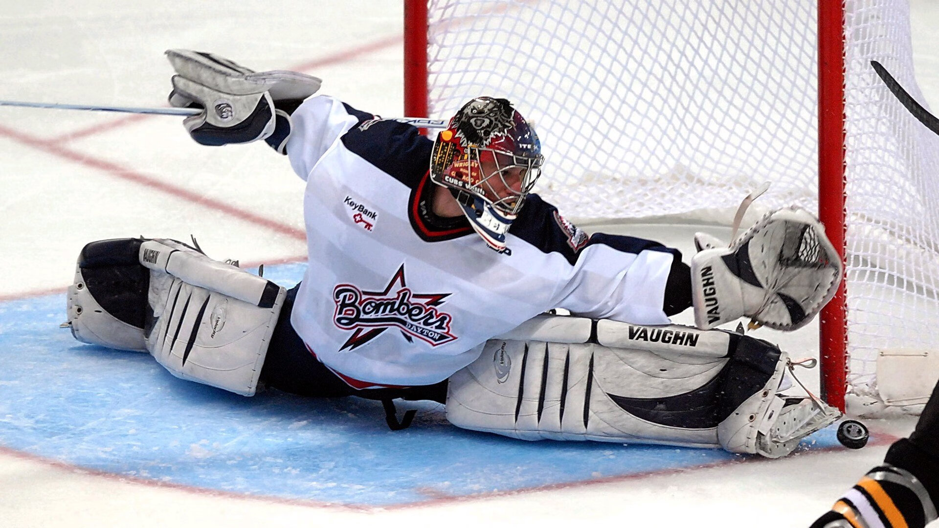 史上最激烈的季后赛“火拼”，都有哪些经典瞬间让人难忘？，火拼 火并